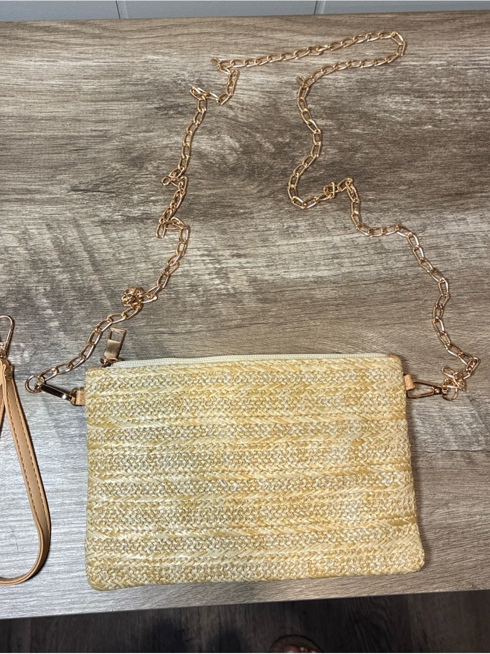 Woven Straw Crossbody with Gold Chain Strap - Cream/Yellow